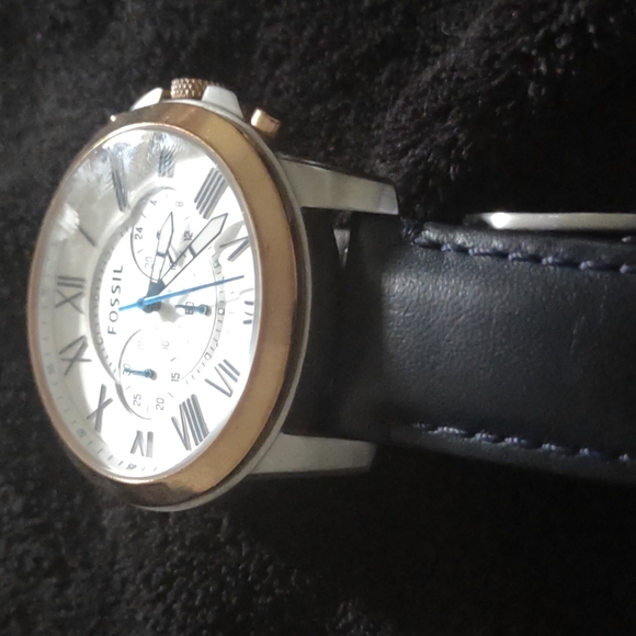 Watch - Picture 3 of 3